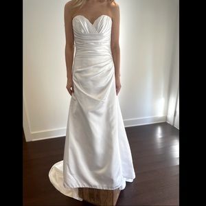Sweetheart neckline, backless, satin, white, wedding dress. NTW.